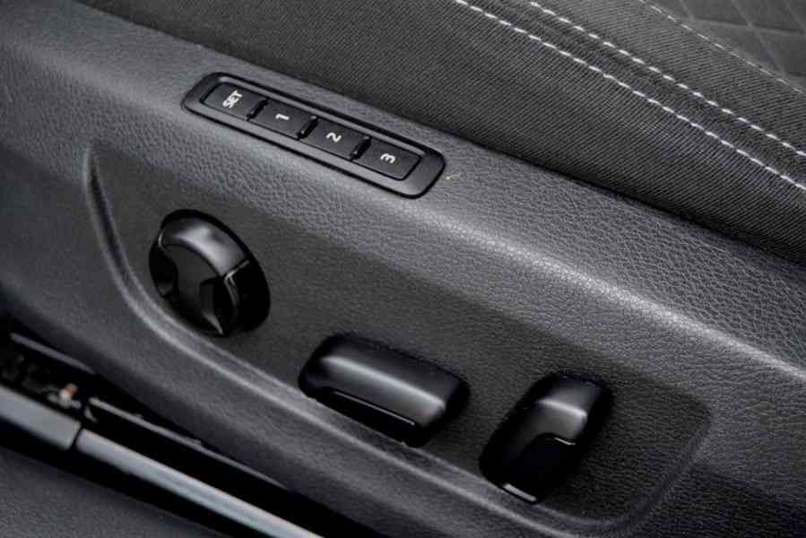 Škoda Superb 2.0 TDI 110kW Style+ DSG kombi - foto 10