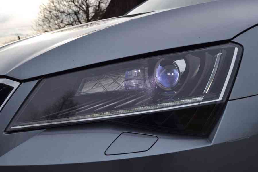 Škoda Superb 2.0 TDI 110kW Style+ DSG kombi - foto 17