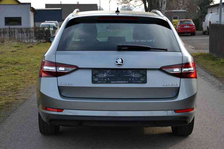 Škoda Superb 2.0 TDI 110kW Style+ DSG kombi - foto 3