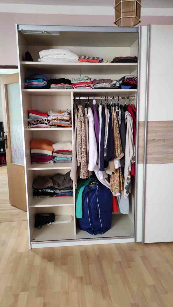 Šatní skříň  - foto 3