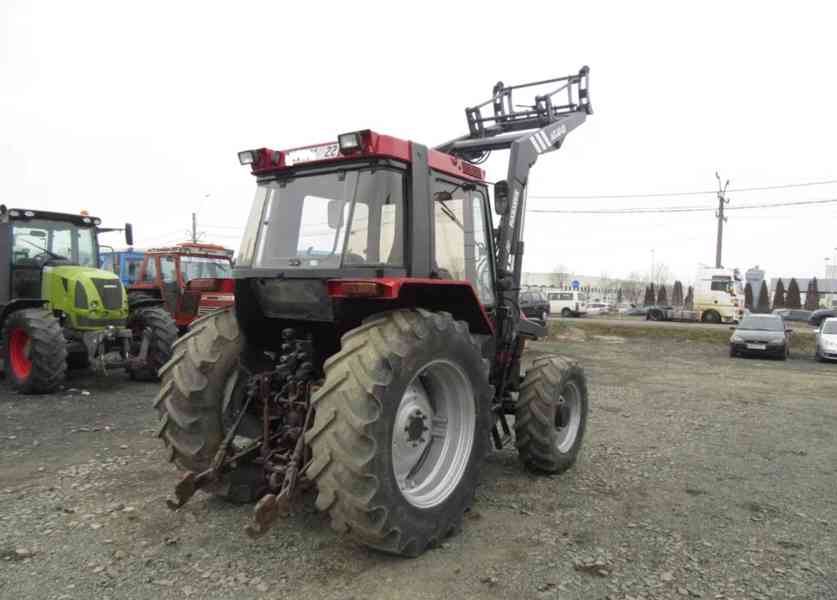 Traktor Case IH 4220  - foto 8