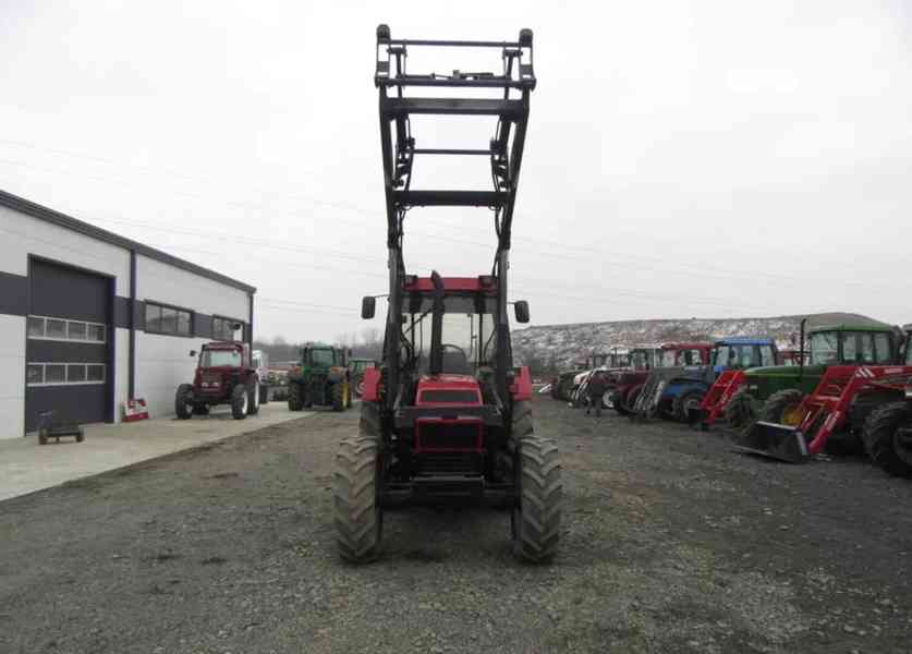 Traktor Case IH 4220  - foto 2