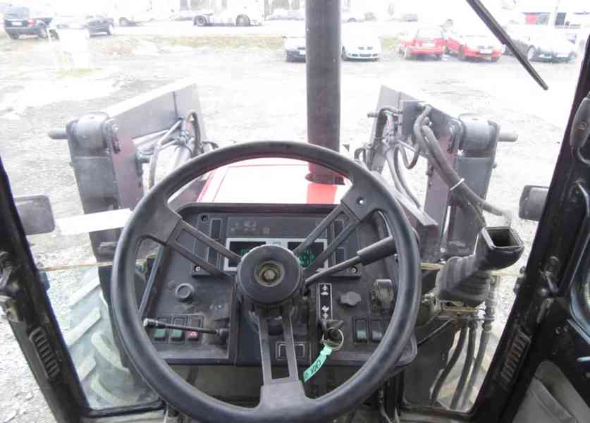 Traktor Case IH 4220  - foto 15