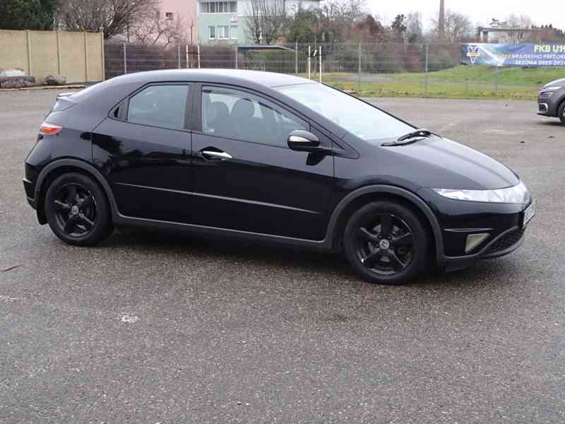 Honda Civic 1.4 r.v.2006 (61 kw) stk:6/2025  - foto 2