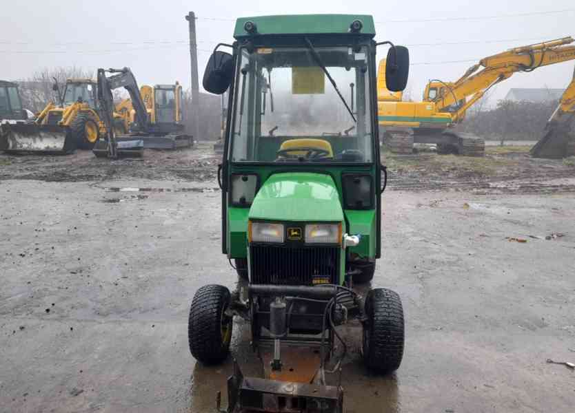 Traktor John Deere 415 - foto 2