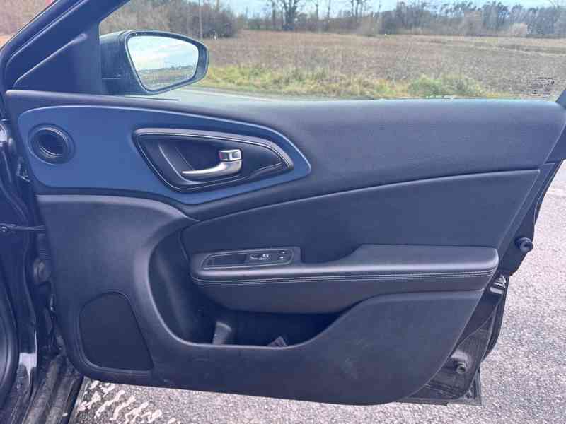 Chrysler 200S Limited 2,4 Multiair 2015 - foto 12