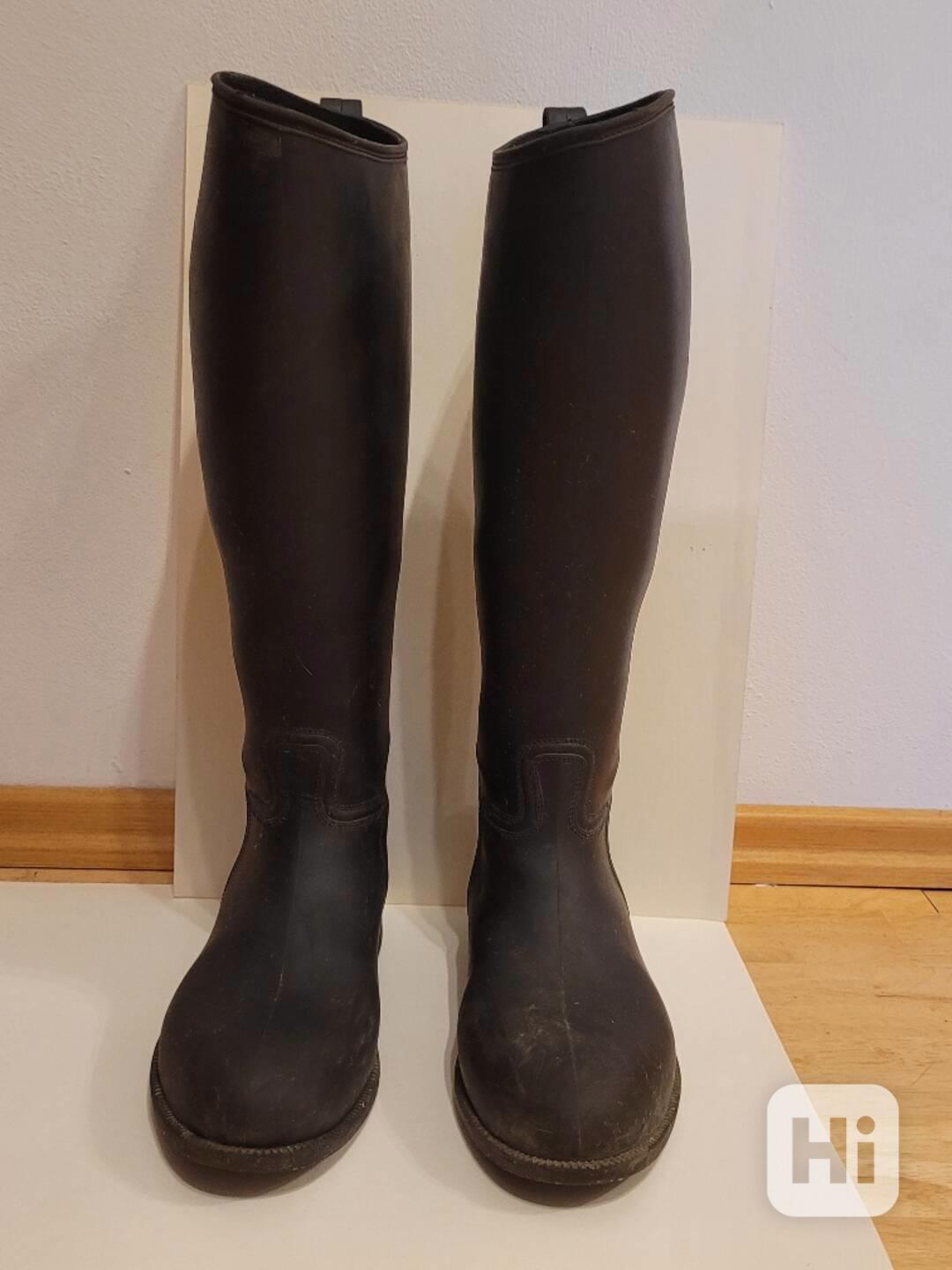 Prodám černé gumové jezdecké holínky velikost 36. - foto 1