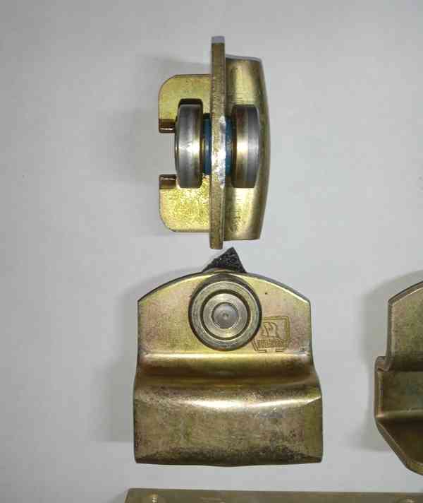 Kování HELM na posuvné dveře a vrata - foto 2