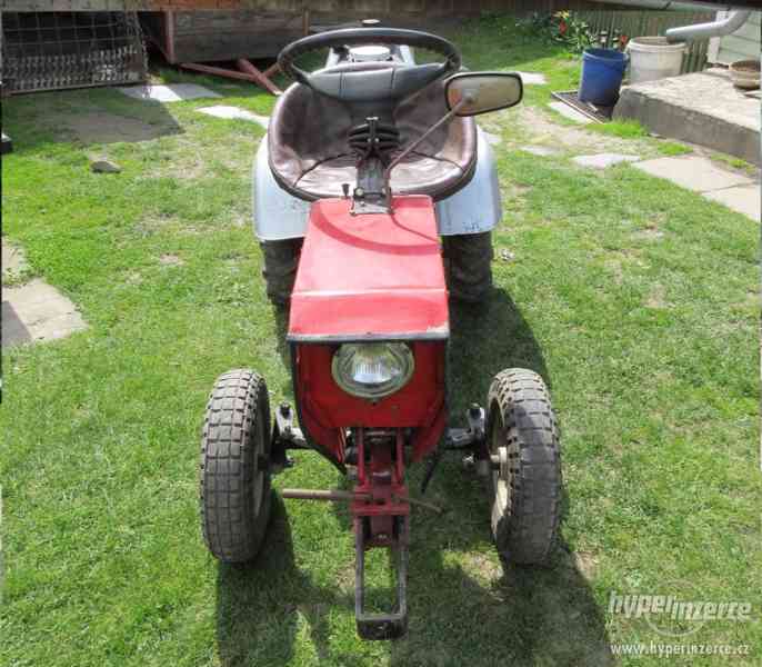 Malotraktor VARI QUATTRO + pluh a závaží - foto 2