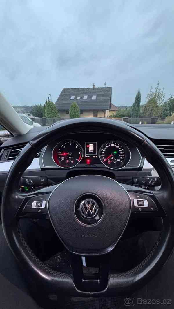 Volkswagen Passat Variant 2,0   TDI DSG 110 kW - foto 15