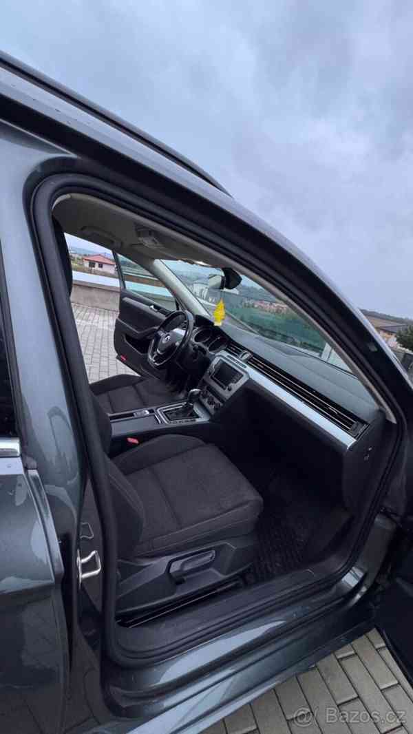 Volkswagen Passat Variant 2,0   TDI DSG 110 kW - foto 17