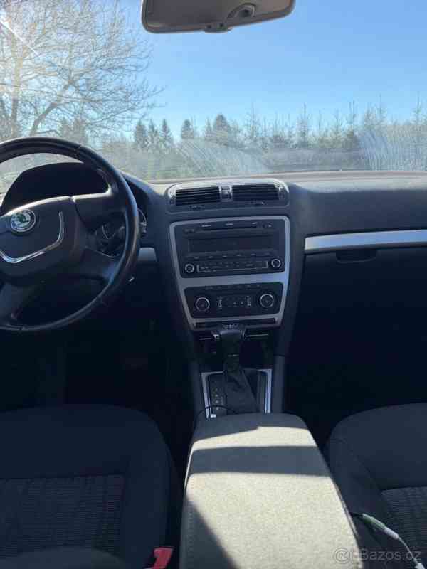 Škoda Octavia 2,0   II generace facelift - foto 4