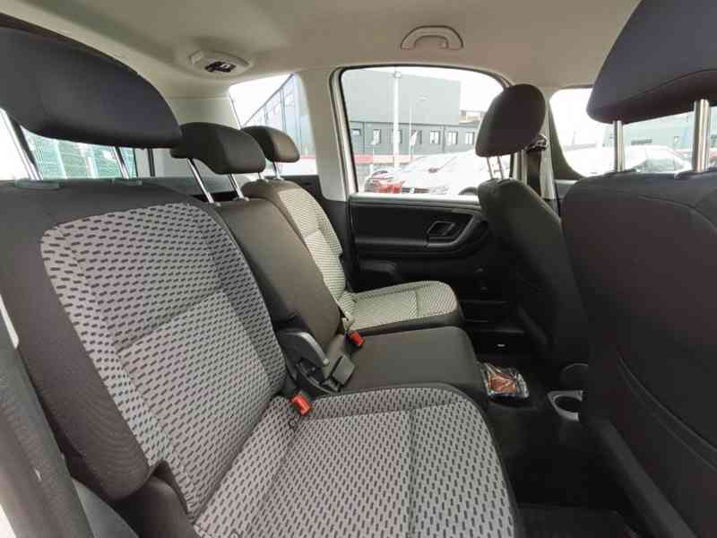 ŠKODA Roomster 1,4i16V Ambition Plus ČR 84TKM - foto 17