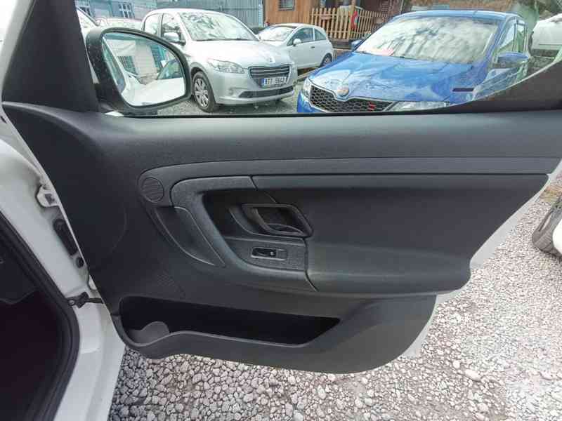 ŠKODA Roomster 1,4i16V Ambition Plus ČR 84TKM - foto 19