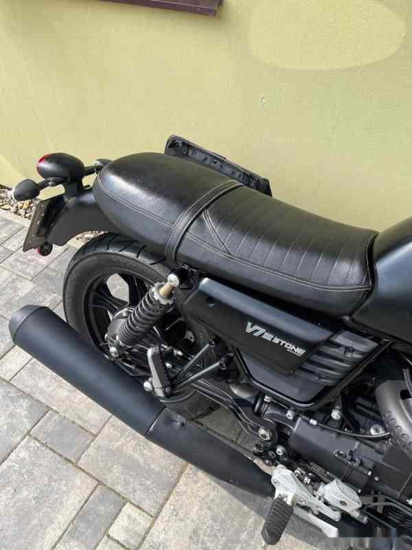Moto Guzzi V7 III Stone - foto 4