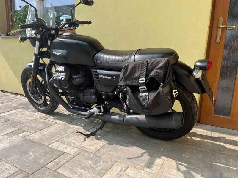 Moto Guzzi V7 III Stone - foto 11