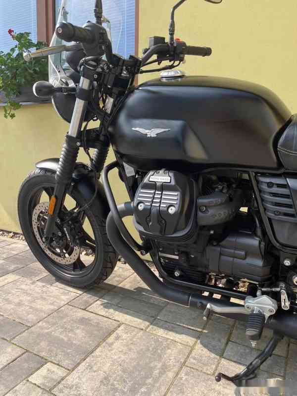 Moto Guzzi V7 III Stone - foto 10