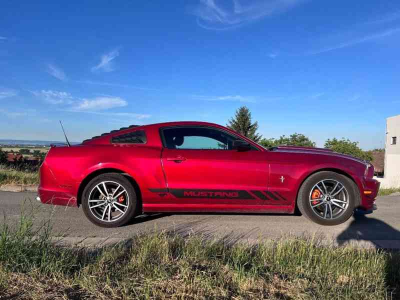 Ford Mustang 3,7   V6, 227 kW, Automat, Roush - foto 5