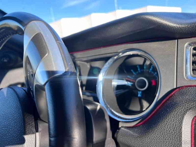 Ford Mustang 3,7   V6, 227 kW, Automat, Roush - foto 12