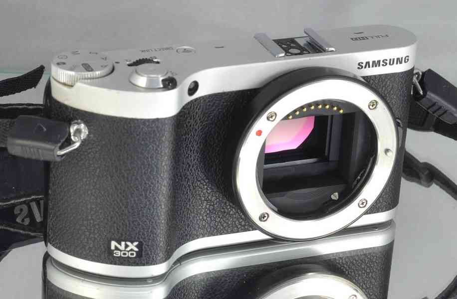 Samsung NX300 + 30mm 1:2 +50-200mm*20 Mpx*Full HDV - foto 7