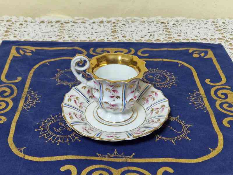 Krásný malovaný zlacený Hrnek s podšálkem Šapo Kysibl - foto 3