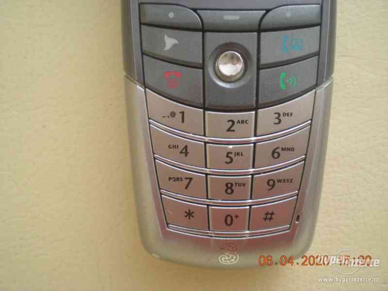 Motorola A835 - historický mobilní telefon - foto 3