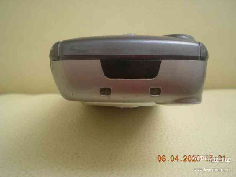 Motorola A835 - historický mobilní telefon - foto 6