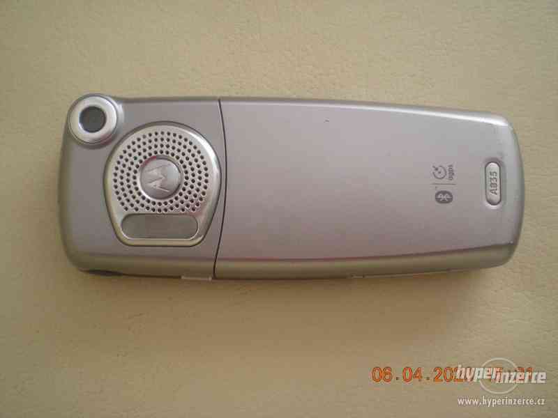 Motorola A835 - historický mobilní telefon - foto 8