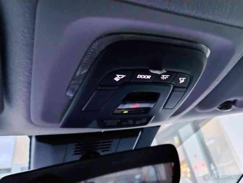 Toyota Corolla 1,8   hybrid 2024 na splátky - foto 3