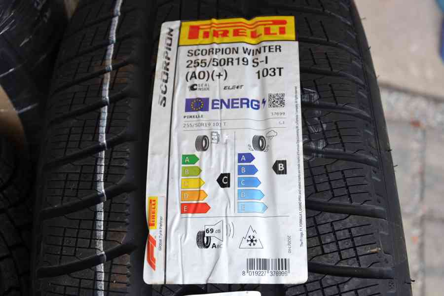 Nová zimní Alu sada Š.Enyaq, Elroq - 235/55+255/50 R19 DOT25 - foto 13