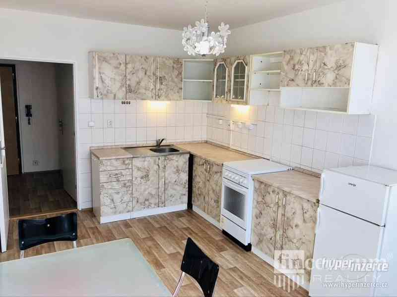 Pronájem bytu 2+kk 40 m2 Bryksova, Praha Černý Most - foto 8