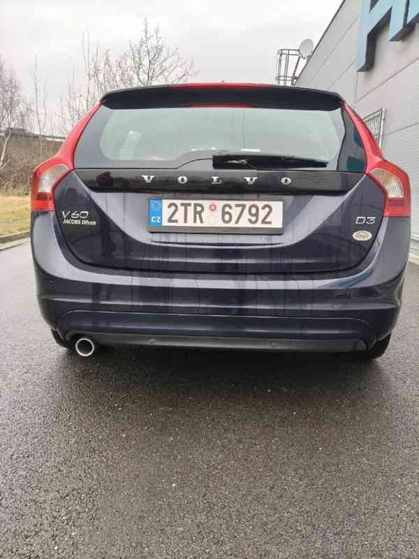 Volvo V60 2,0   AUTO - foto 4