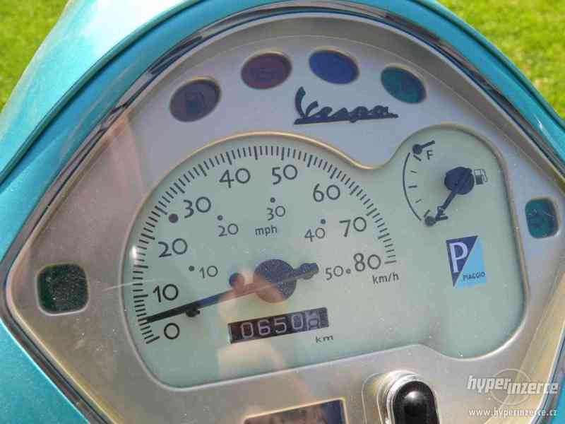 Prodám skútr Piaggio VESPA LX50 2T r.v. 2014 - foto 4