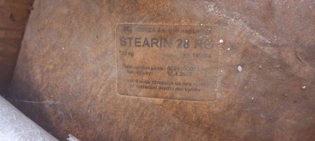 Prodám Stearin 28 RG - foto 1