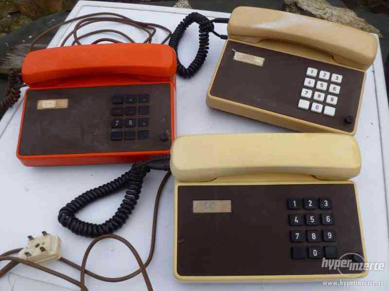 Staré tlačítkové telefony RETRO styl - foto 1