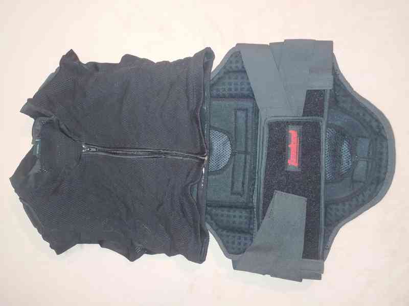 ČERNÝ PÁTEŘÁK/ZÁDOVÝ CHRÁNIČ NA KONĚ, LYŽE, SNOWBOARD, KOLO - foto 2