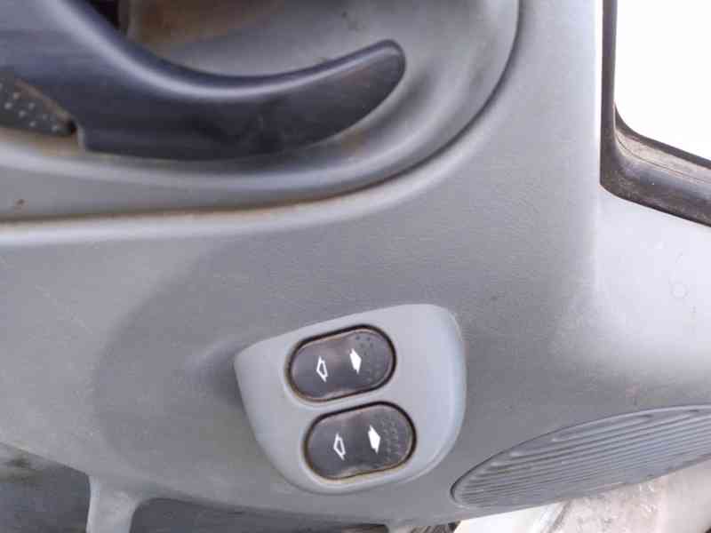 FORD TRANSIT 330L 2.4 TDCI 74kW  - foto 19