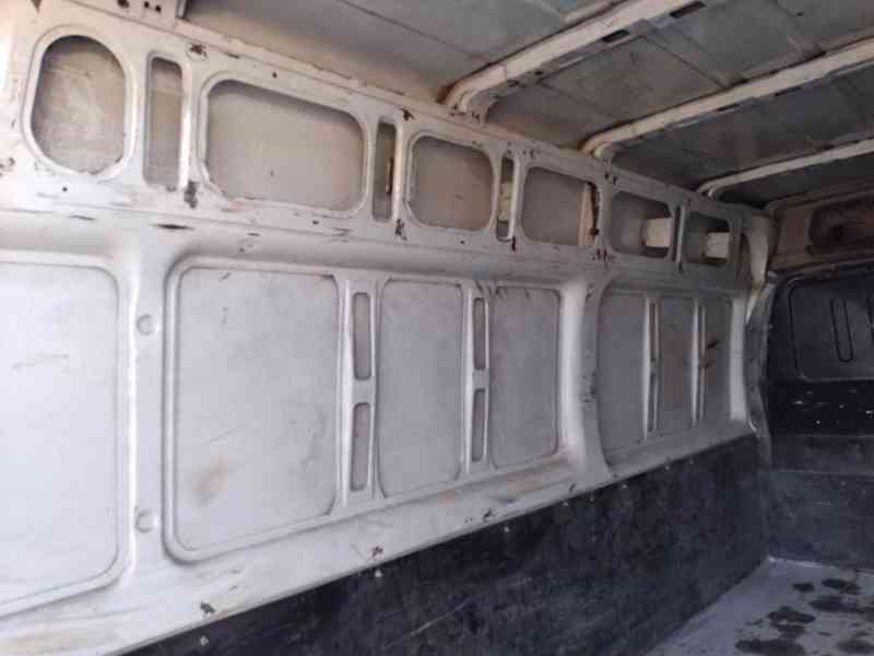 FORD TRANSIT 330L 2.4 TDCI 74kW  - foto 11