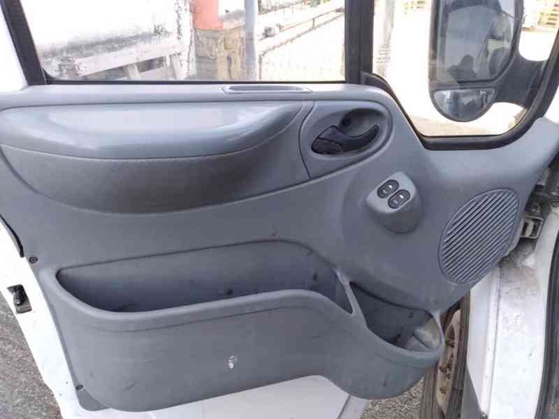 FORD TRANSIT 330L 2.4 TDCI 74kW  - foto 16