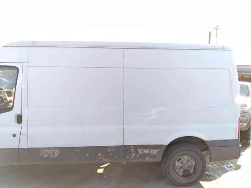 FORD TRANSIT 330L 2.4 TDCI 74kW  - foto 5