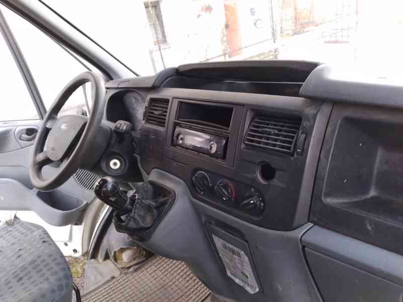 FORD TRANSIT 330L 2.4 TDCI 74kW  - foto 15