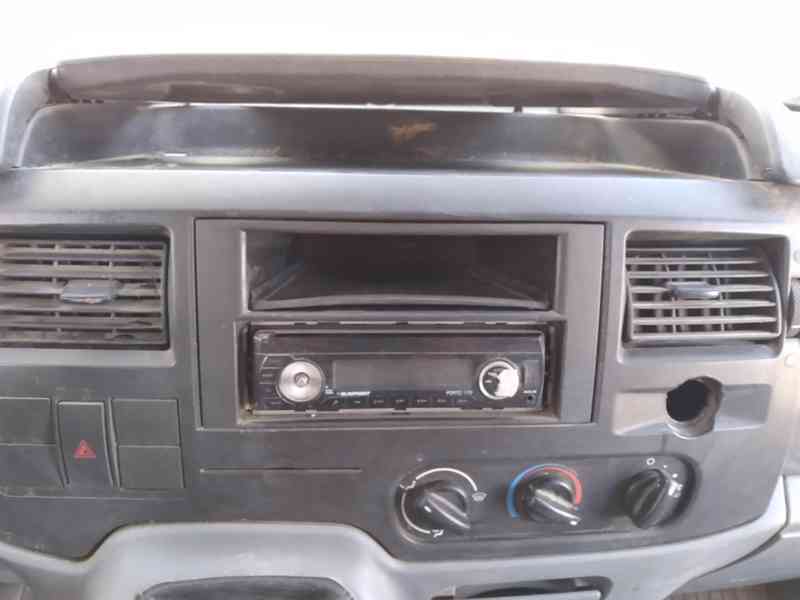 FORD TRANSIT 330L 2.4 TDCI 74kW  - foto 21