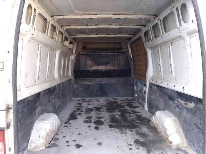 FORD TRANSIT 330L 2.4 TDCI 74kW  - foto 10