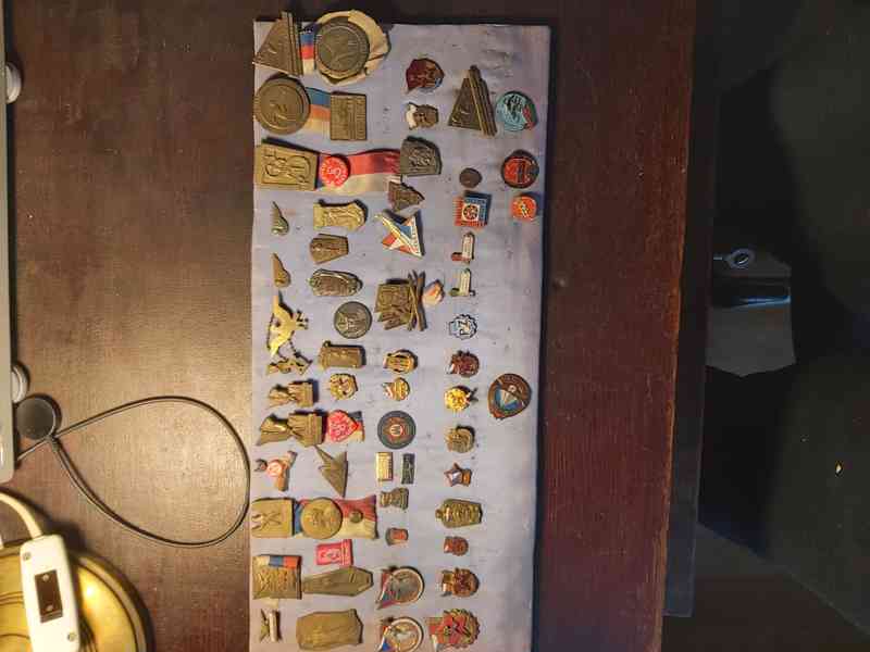 Prodam za Vami urcenou cenu sbirku odznaku  - foto 4