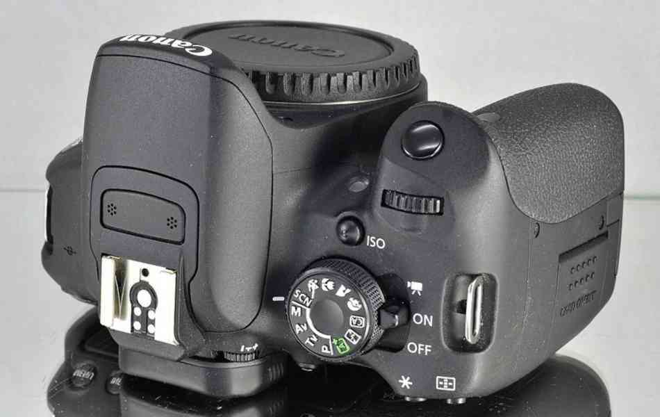 Canon EOS 700D CMOS 18Mpix*Full HD Video 45000 Exp - foto 4