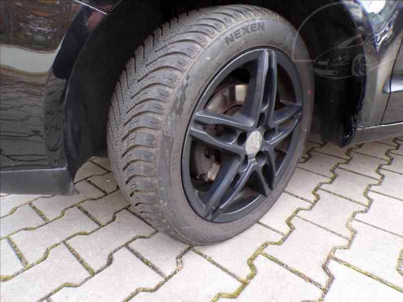 Volkswagen Polo 1,2 i 47kW CELOROČNÍ PNEU - foto 17