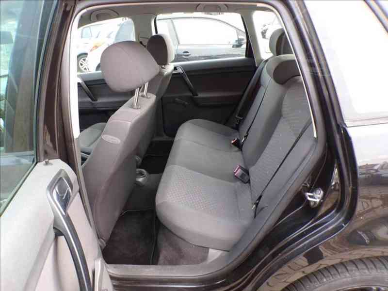 Volkswagen Polo 1,2 i 47kW CELOROČNÍ PNEU - foto 9