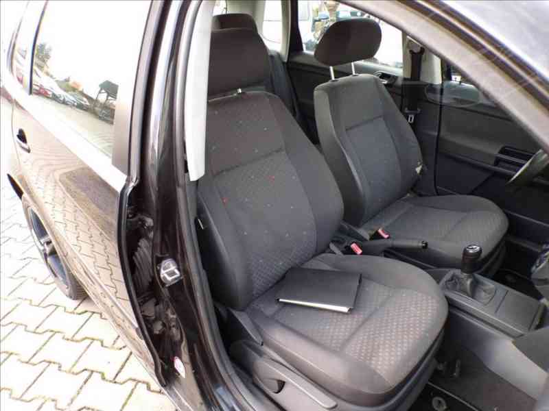 Volkswagen Polo 1,2 i 47kW CELOROČNÍ PNEU - foto 13