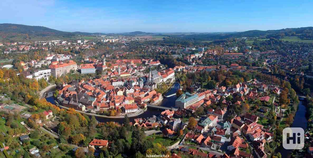 Zahrada s chatou nedaleko zámecké zahrady v Českém Krumlově - foto 14