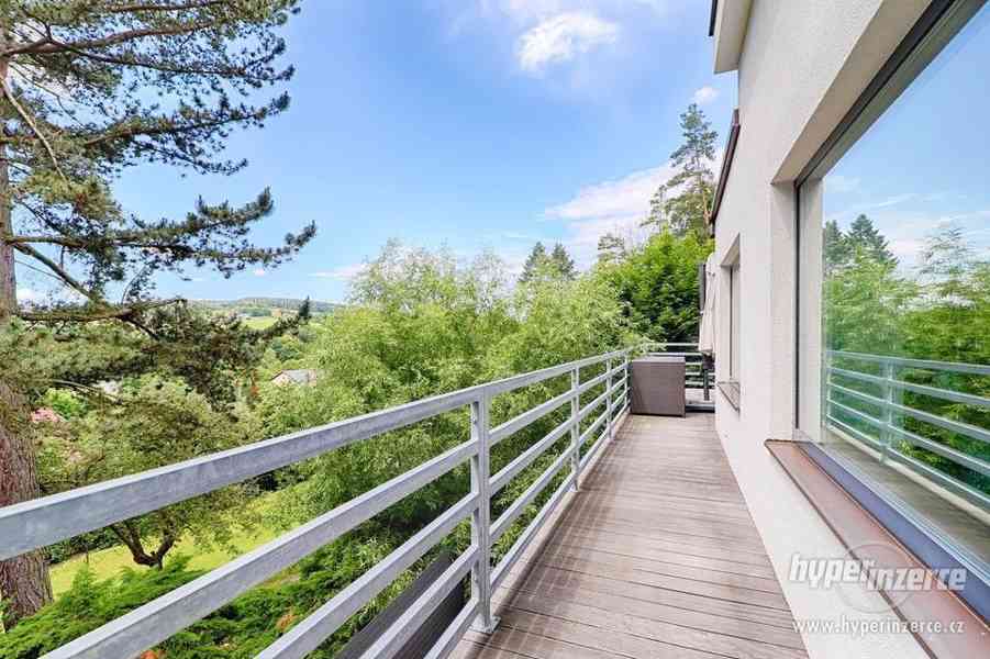 Prodej prvorepublikové vily, pozemek 6192 m2, Jince - foto 2